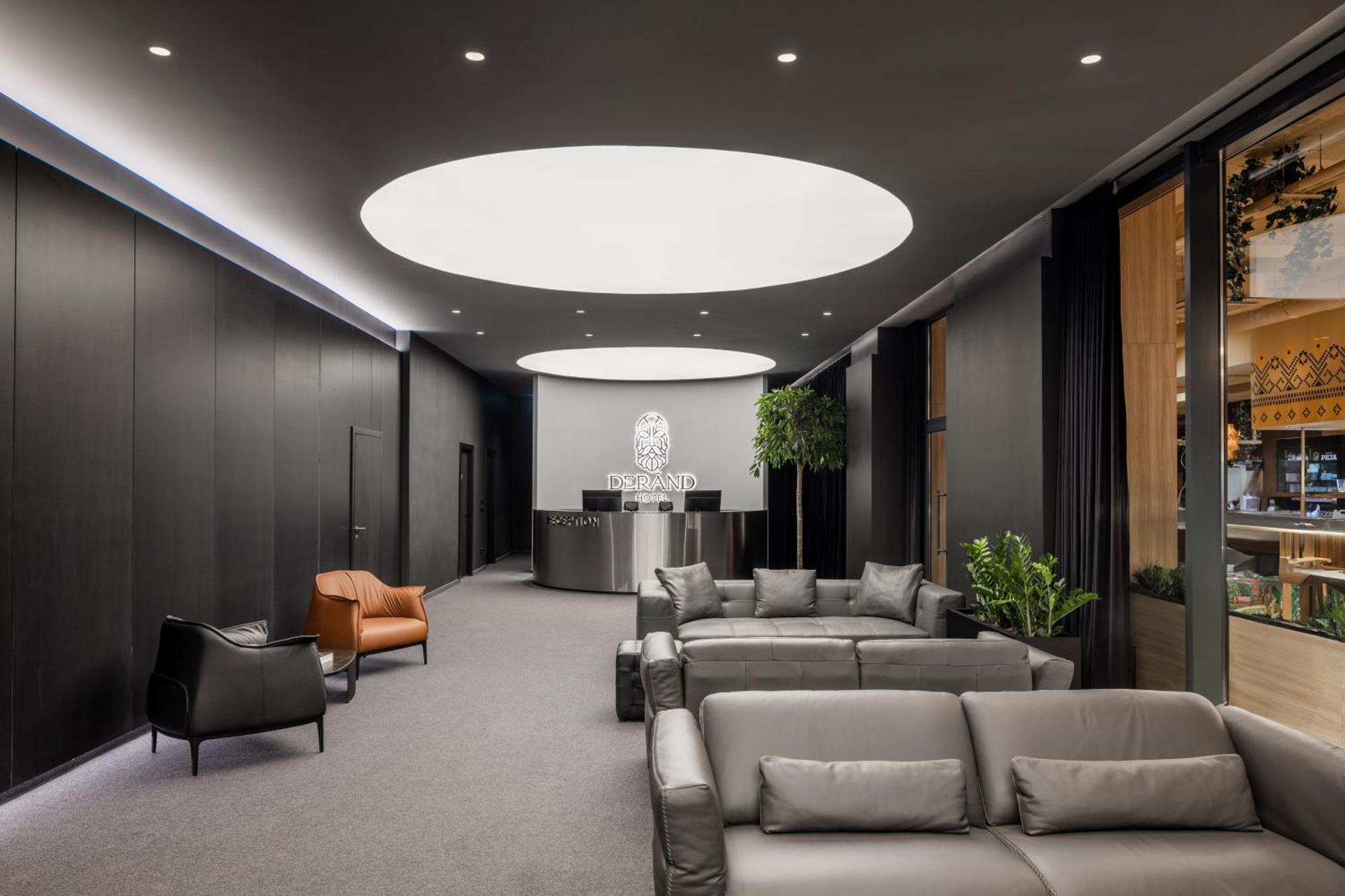 Derand Hotel Pristina Exterior photo